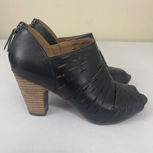Clarks Artisan Okena‎ Black Leather Peep Toe Heeled Booties Women's Size 6.5 M